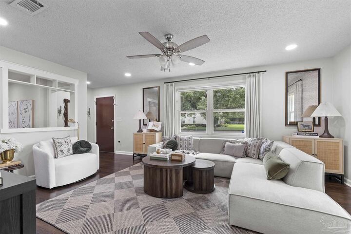 Property Photo: 2490 Escambia Ave FL 32503