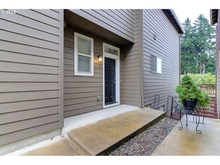 Property Photo:  5937 NE 48th St  WA 98661 