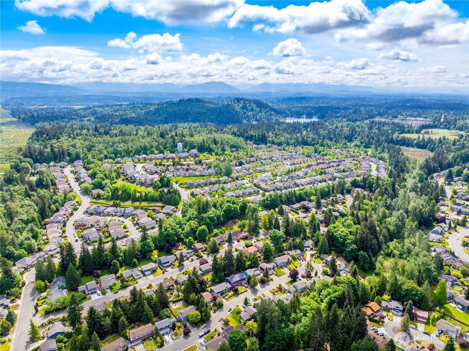 Property Photo:  17021  Parkside Way SE  WA 98058 