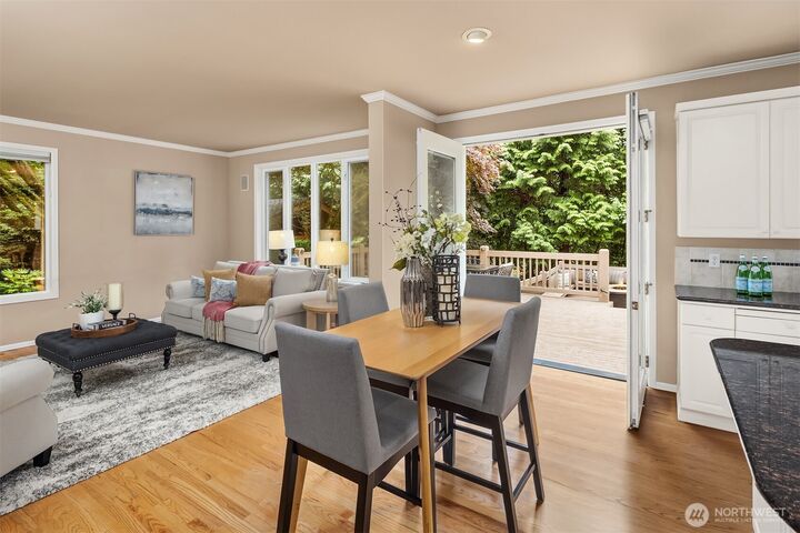 Property Photo:  8425  213th Place NE  WA 98053 