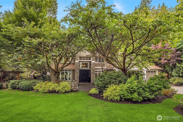 Property Photo: 8425 213th Place NE WA 98053