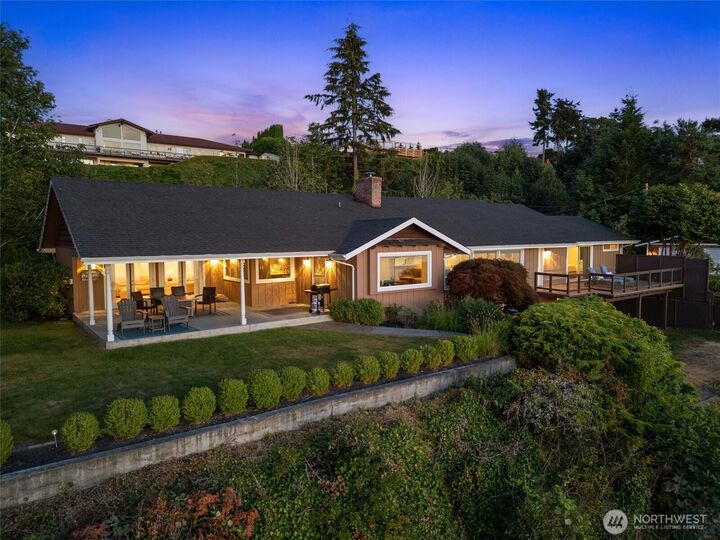 Property Photo:  28434  5th Place S  WA 98198 