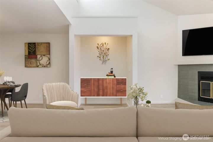 Property Photo:  150 NE 95th Street 404  WA 98115 