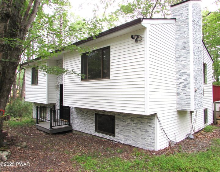 Property Photo: 109 Rodeo Lane PA 18428