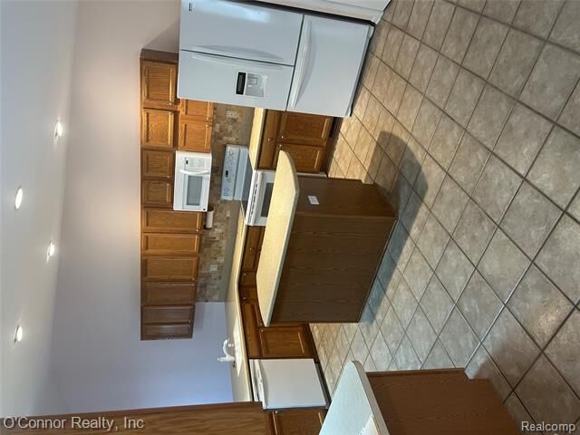 Property Photo:  830 Crystal Lane  MI 48040 