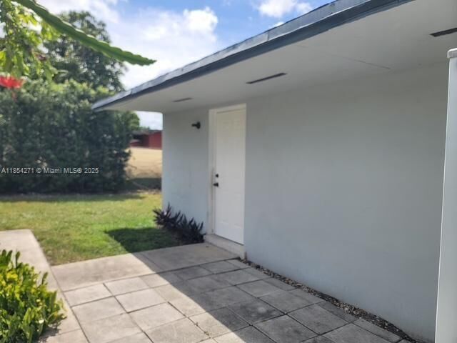 Property Photo: 1010 NW 23rd Ave 3 FL 33125