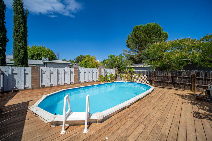 Property Photo: 2352 Jonquil Way CA 96002