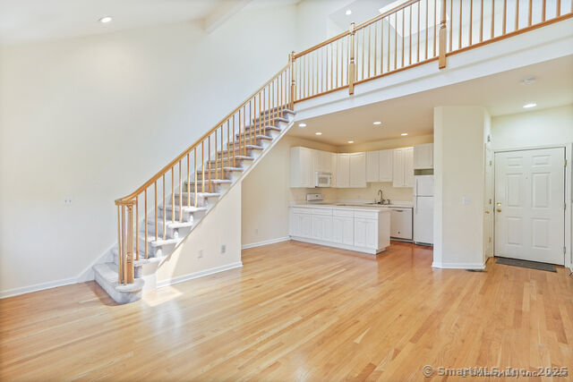 Property Photo:  2435 Bedford Street 21-Hh  CT 06905 