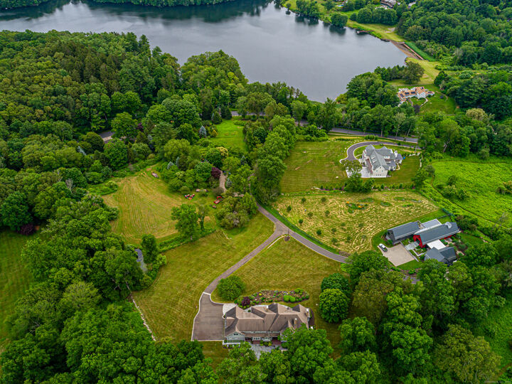 Property Photo:  125 Nod Hill Road  CT 06897 