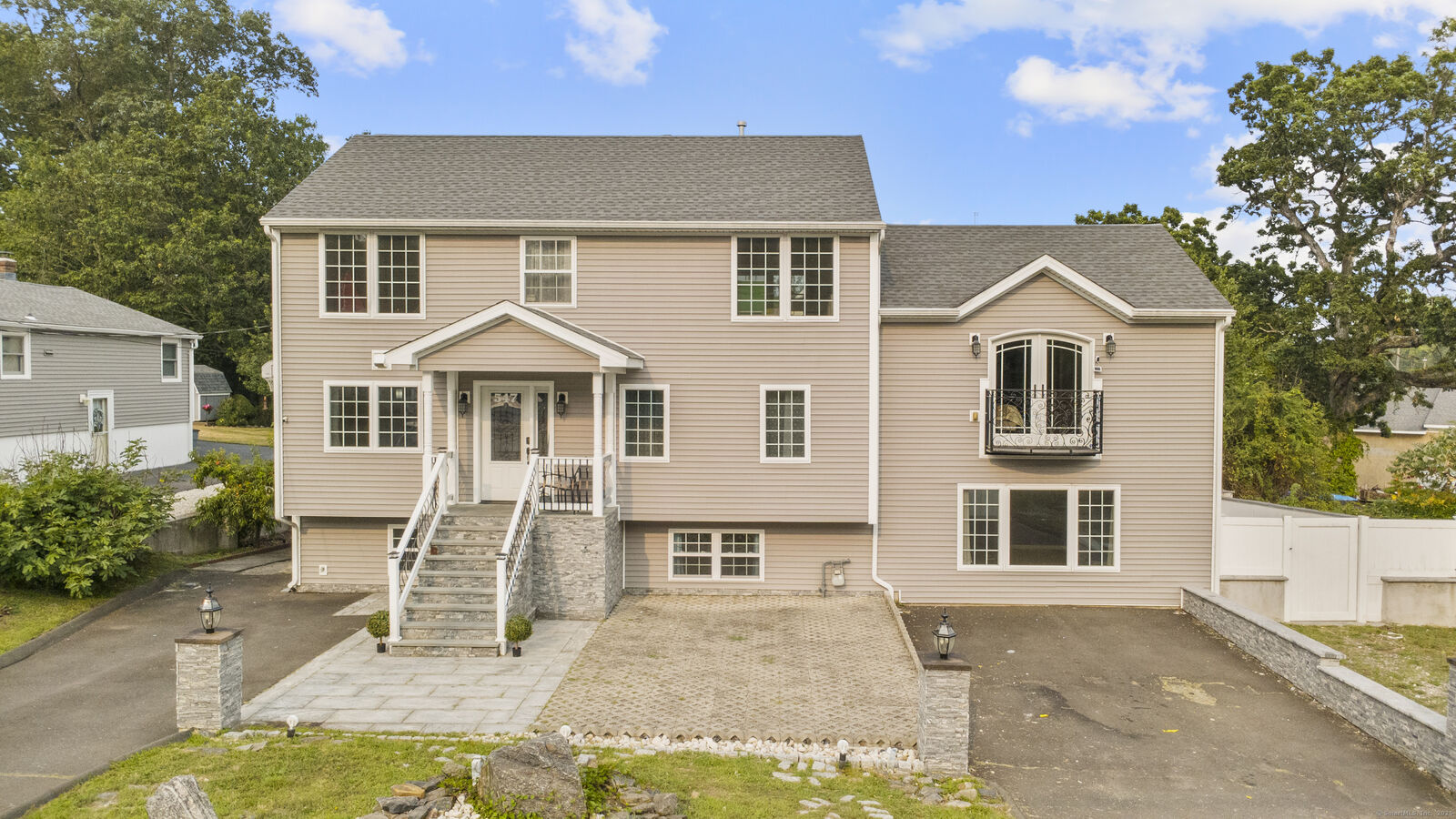 Property Photo:  547 Laurel Street  CT 06512 