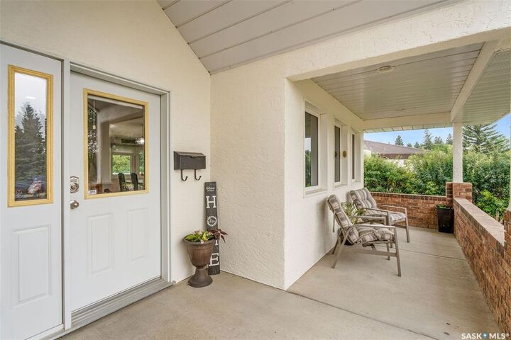 Property Photo:  706 13th Avenue  SK S0K 2A0 