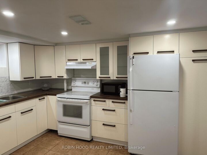 Property Photo:  9 Boreal Road  ON M9C 2E9 