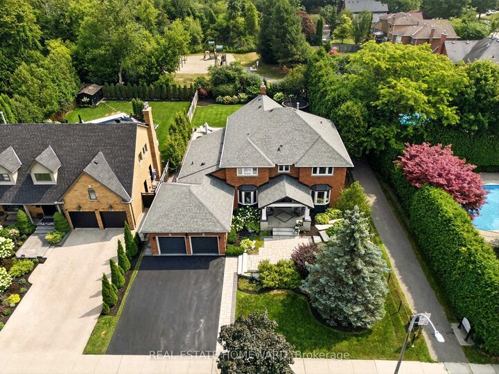 Photo de la propriété:  63 Whitburn Street  ON L1R 1R4 
