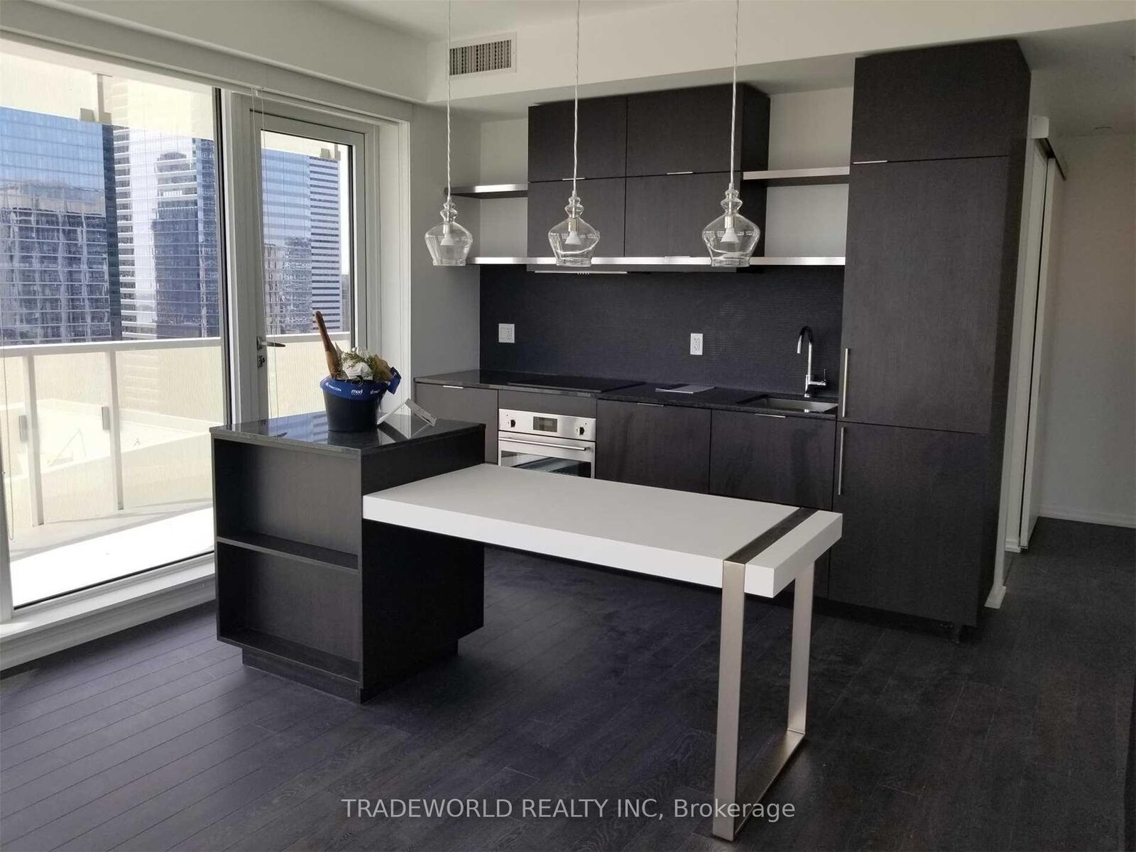 Property Photo: 197 Yonge Street 3005 ON M5B 1M4