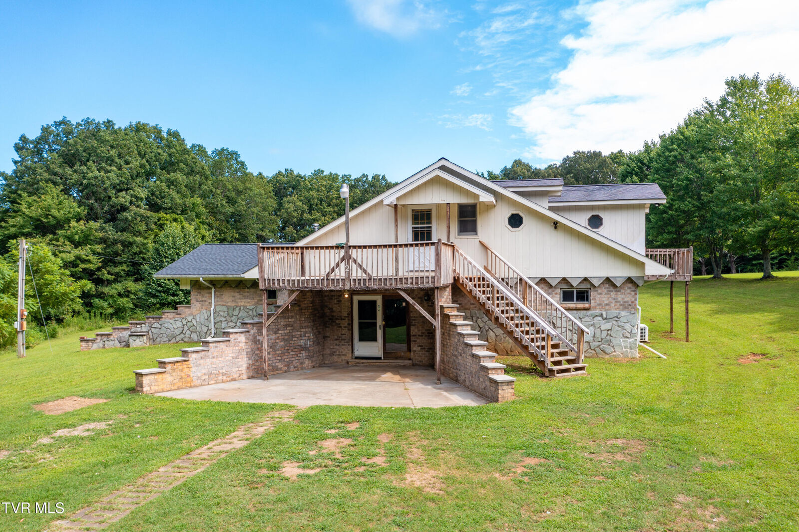 Property Photo:  121 Dee Runion Road  TN 37659 