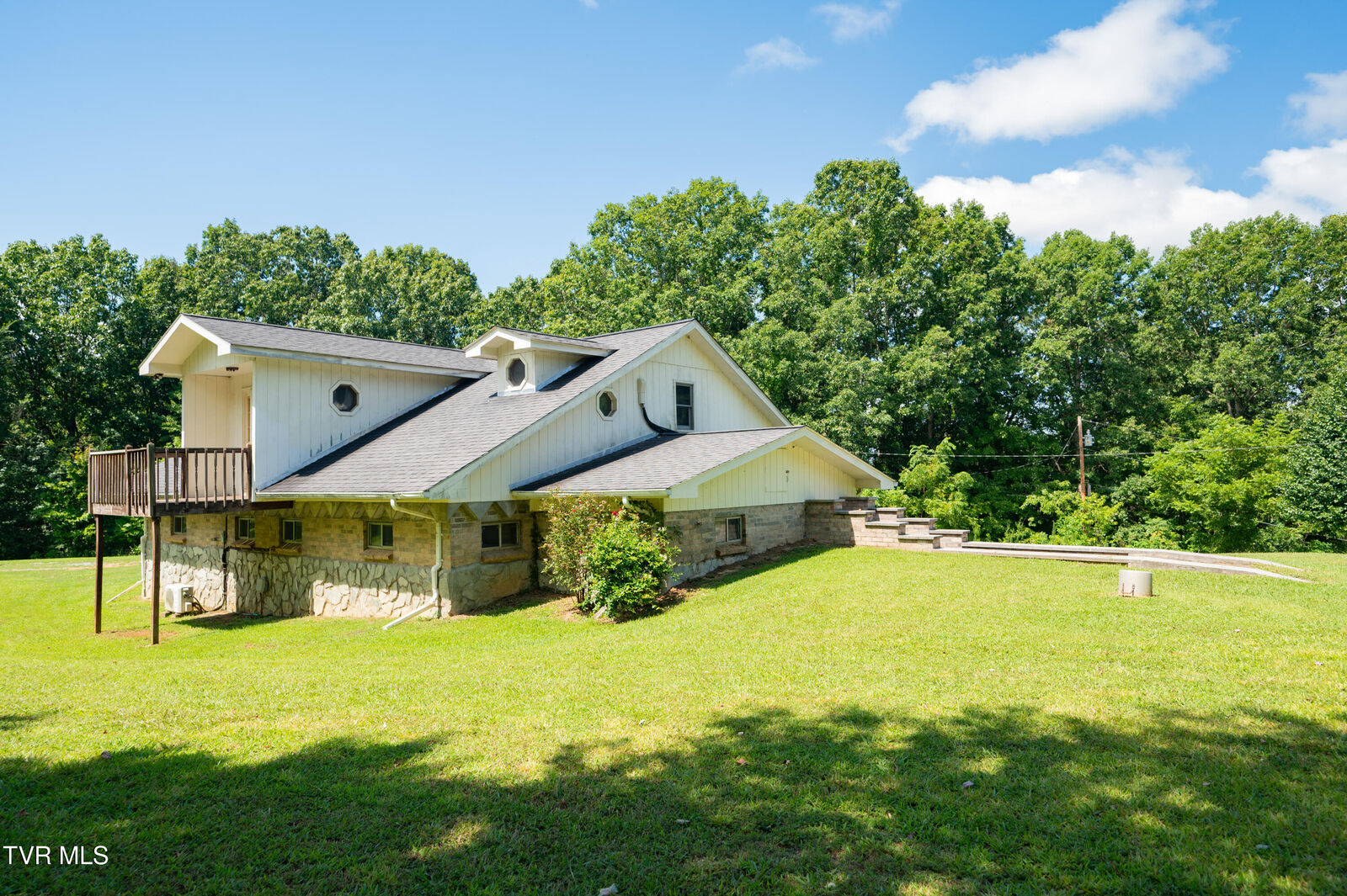 Property Photo: 121 Dee Runion Road TN 37659
