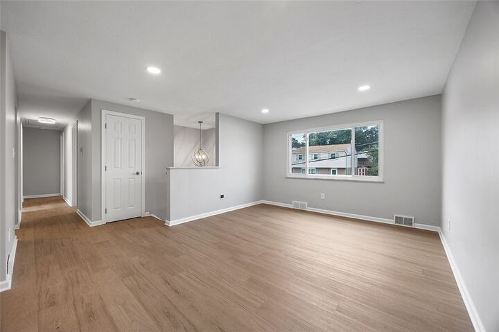 Property Photo: 1607 Leona Ave PA 15129