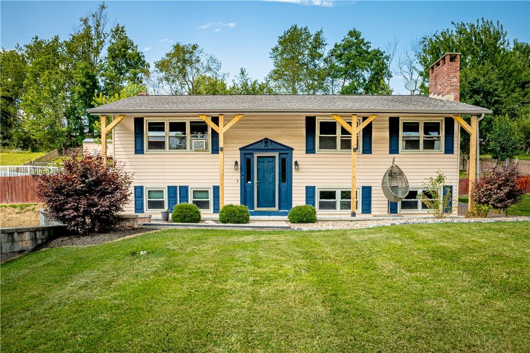 Property Photo:  560 Harteis Rd  PA 15904 