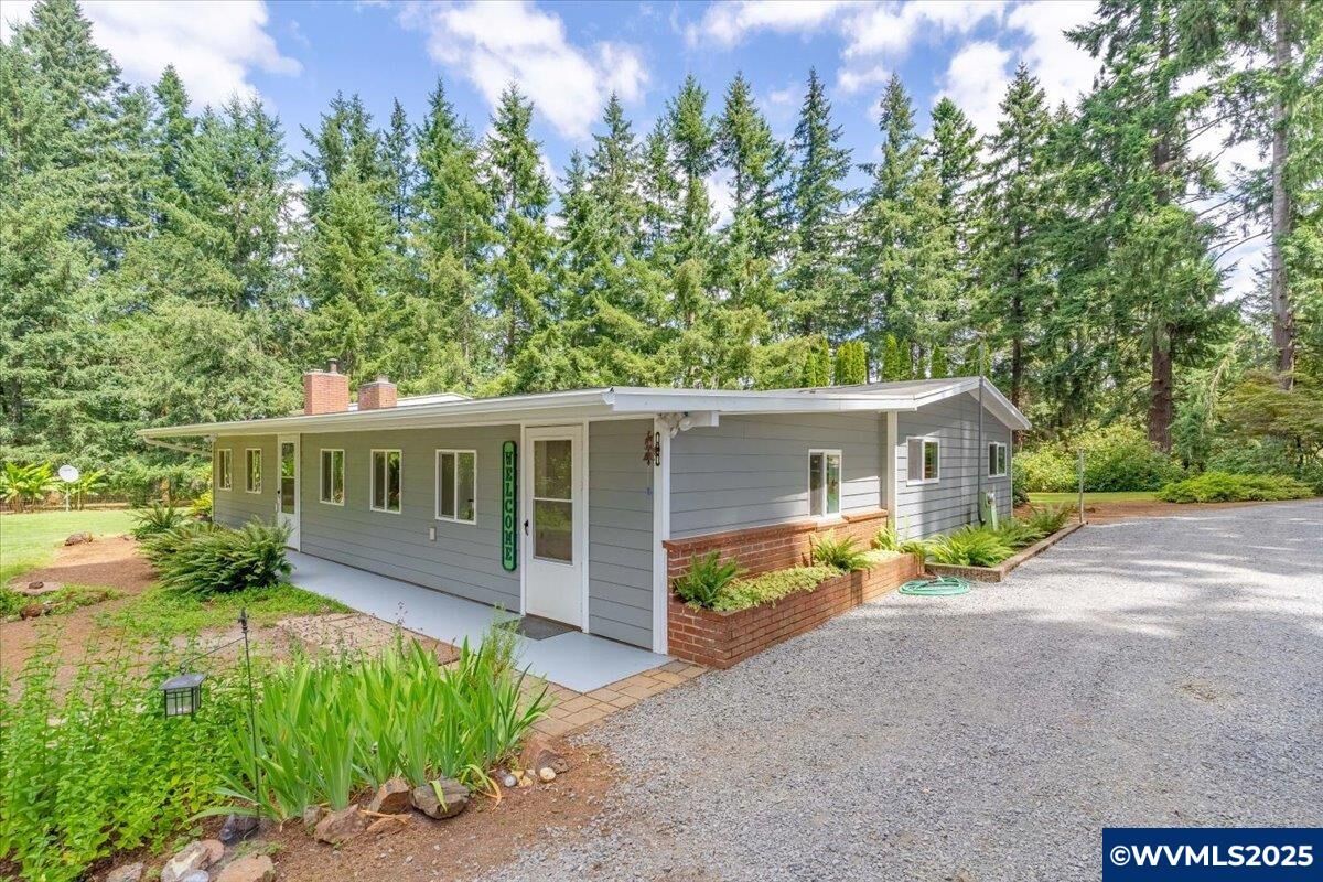 Property Photo: 1645 119th Av SE OR 97317