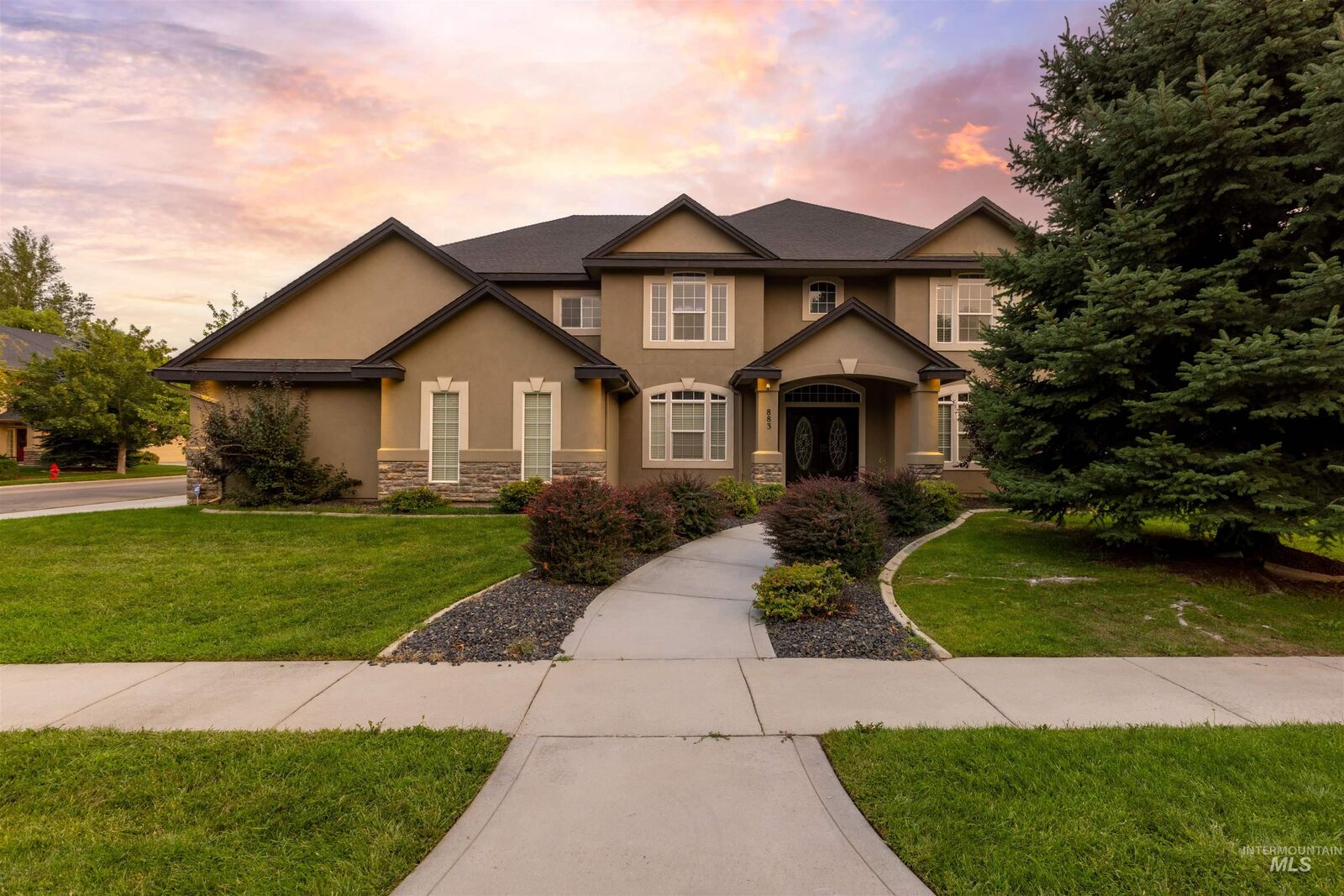 Property Photo: 883 E Fallingbranch ID 83642