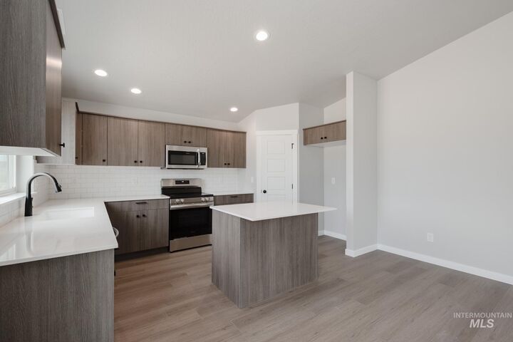 Property Photo: 864 N Mirror Creek Way ID 83642