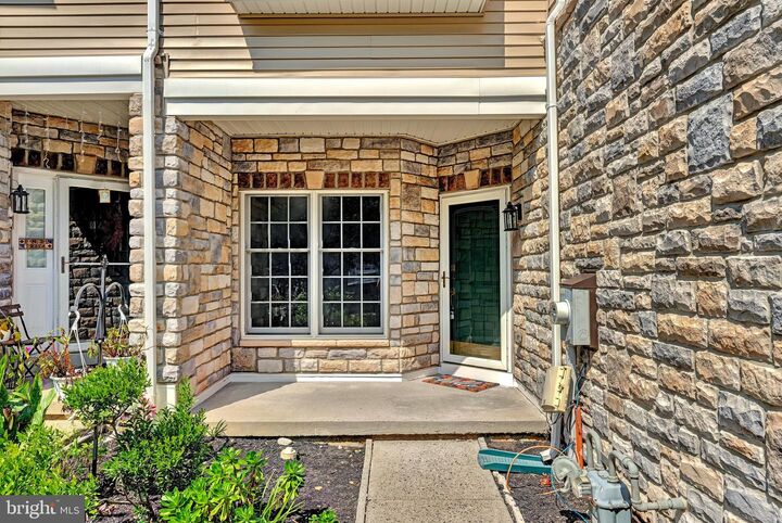 Property Photo:  40 Caleb Lane  NJ 08540 