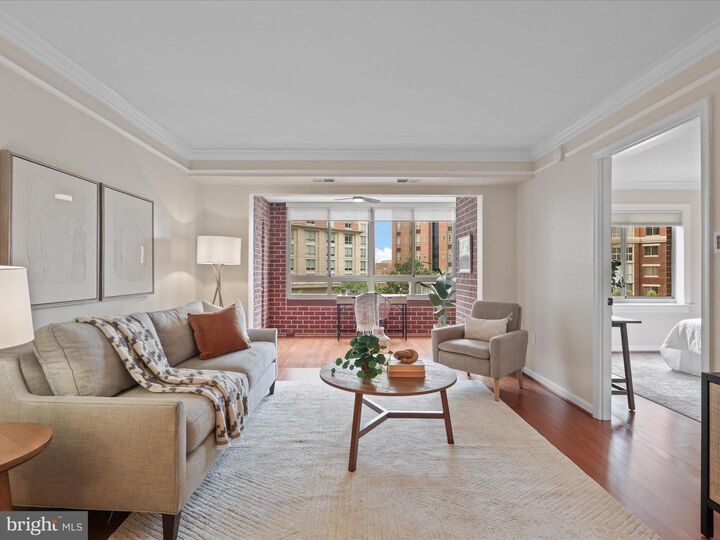 Property Photo: 2121 Jamieson Avenue 607 VA 22314