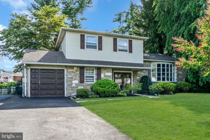 Property Photo: 746 Killdeer Lane PA 19006