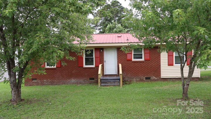 75 W Polk Street  Polkton NC 28135 photo