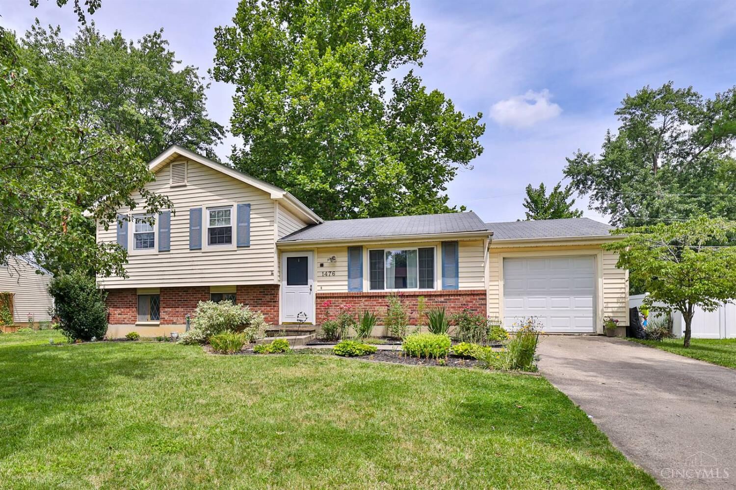 Property Photo:  1476 Baymeadows Drive  OH 45040 