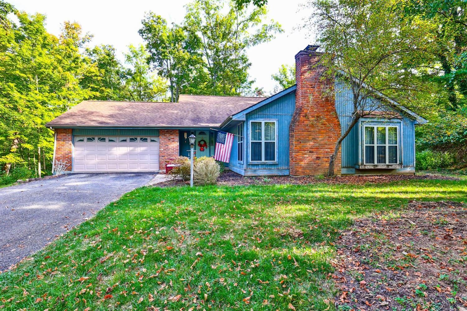 Property Photo: 984 Woodcreek Drive OH 45150