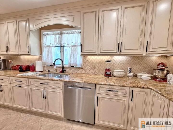 Property Photo:  466 Brook Avenue  NJ 08872 