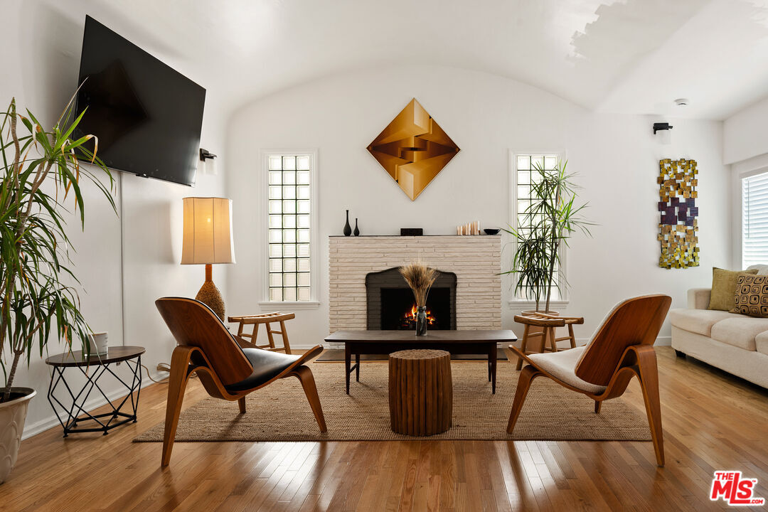 Property Photo: 7459 Rosewood Ave CA 90036