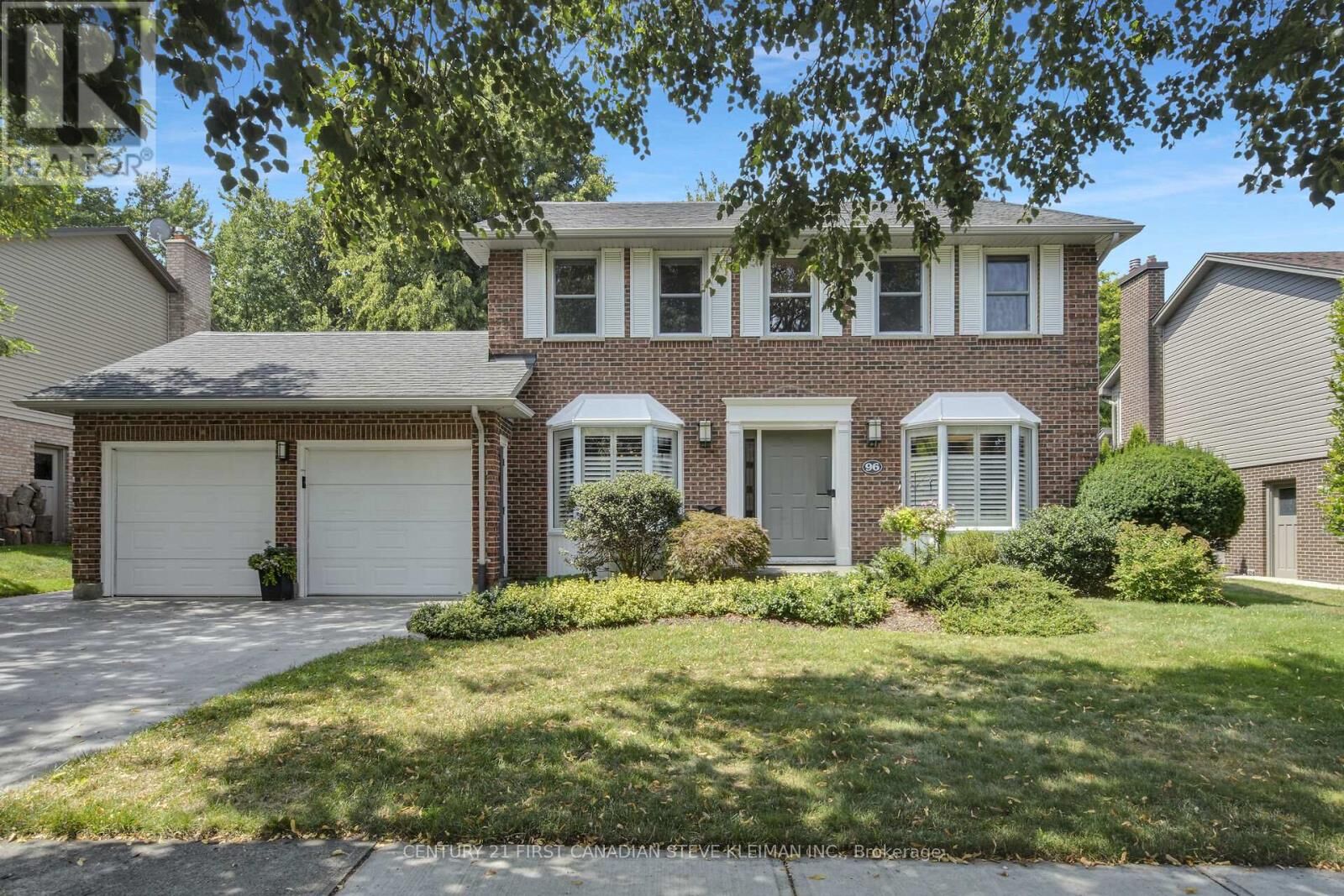 Photo de la propriété: 96 Meridene Crescent West ON N5X 1G2