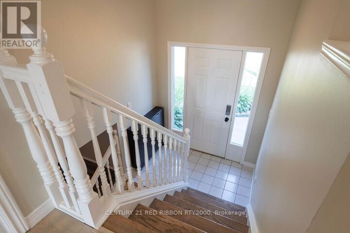 Property Photo: 152 Beech Street ON N7G 1K8