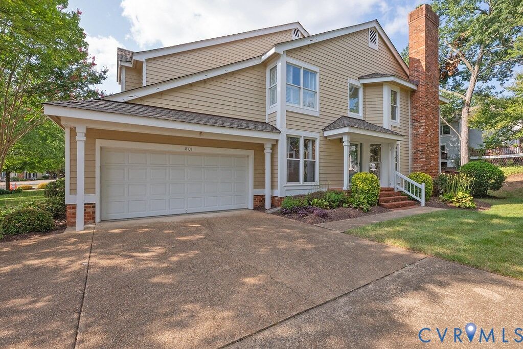 Property Photo:  1701 Logwood Circle  VA 23238 