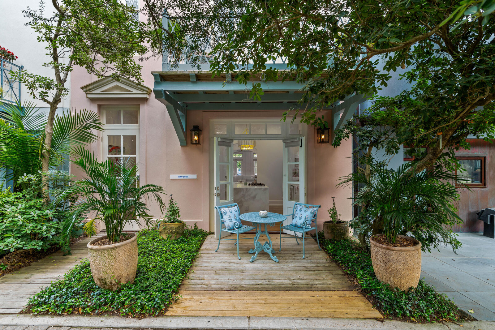 Property Photo: 307 E Ruskin Place FL 32459