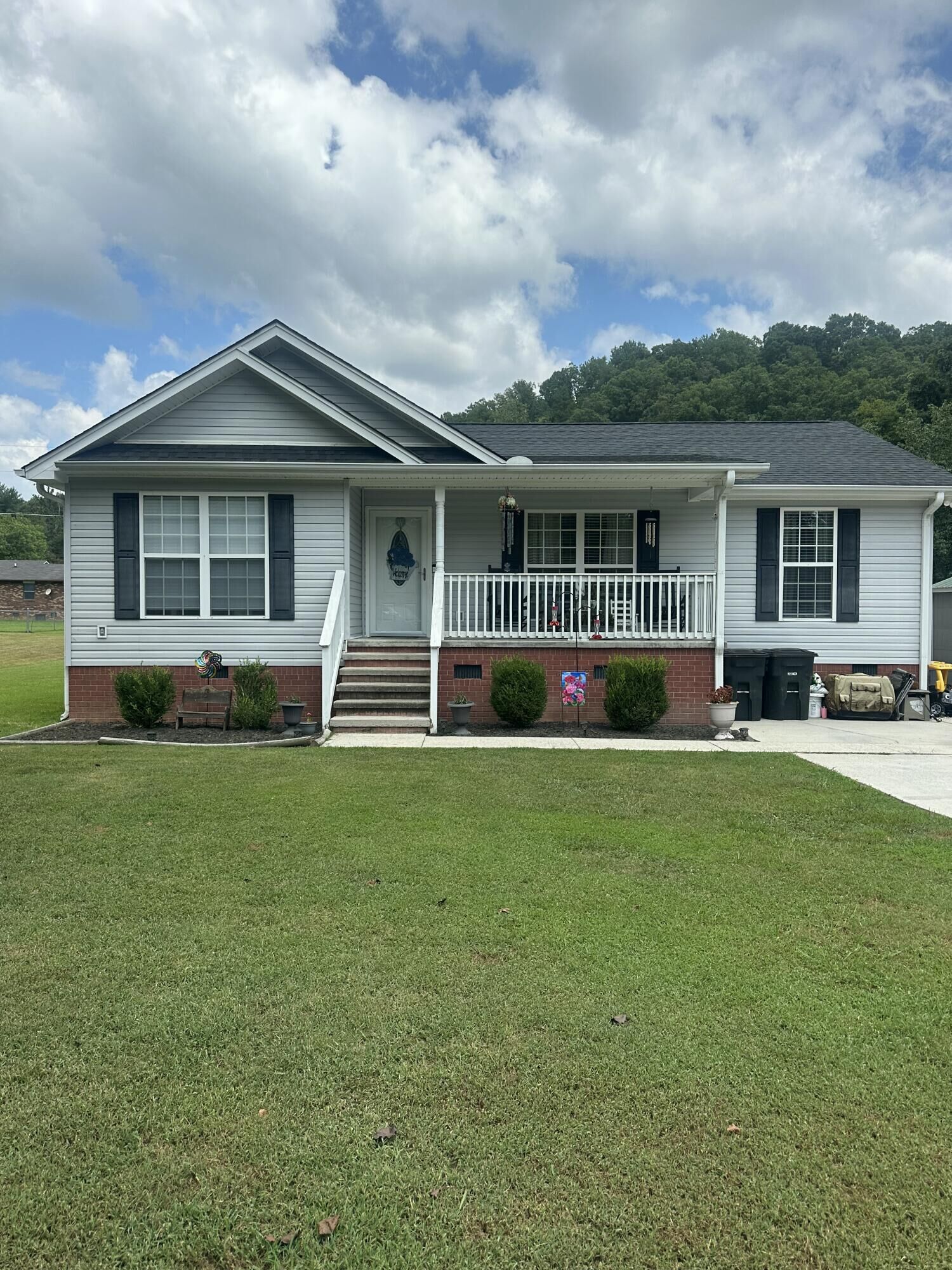 Property Photo:  233 Georgia Lane  TN 37347 