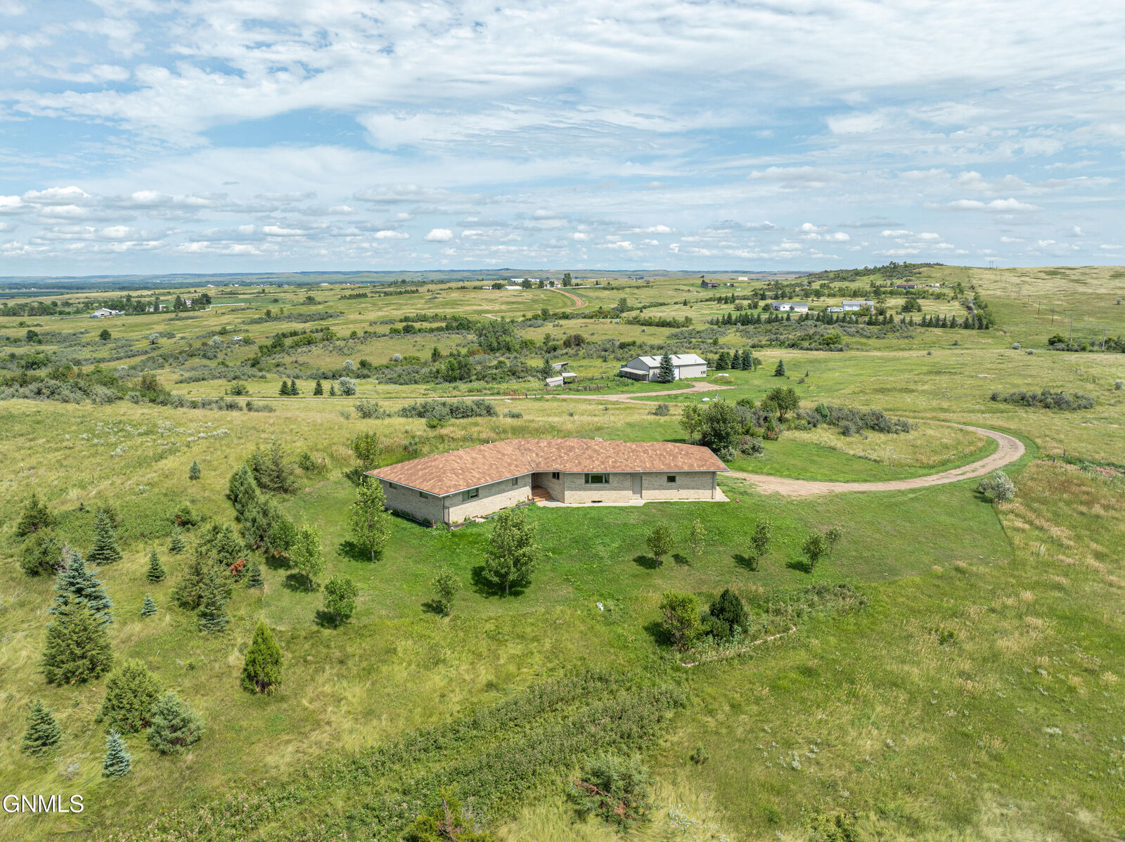 Property Photo:  2400 Crocus Drive N  ND 58554 