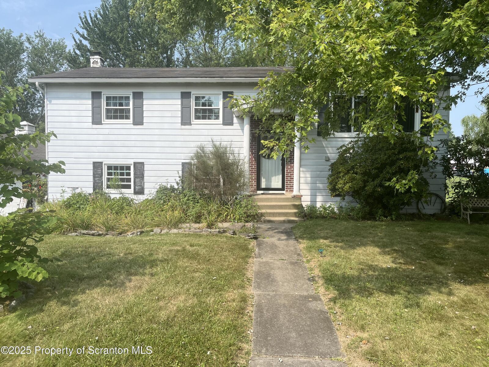 Property Photo: 5 Karin Drive PA 18657
