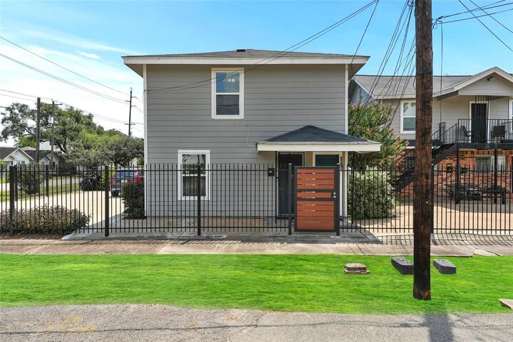 Property Photo:  2518 Anita Street  TX 77004 