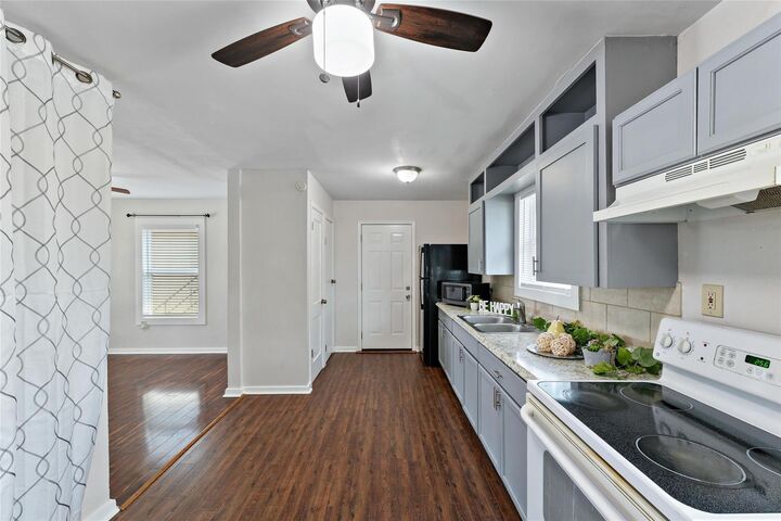 Property Photo: 2518 Anita Street TX 77004