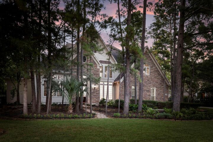 Property Photo:  39 W Bracebridge Circle  TX 77382 
