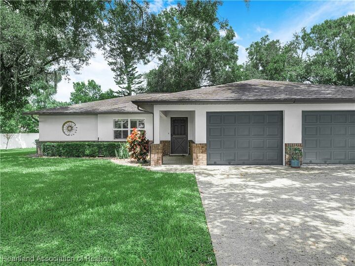 Property Photo: 2309 Davis Court FL 33870