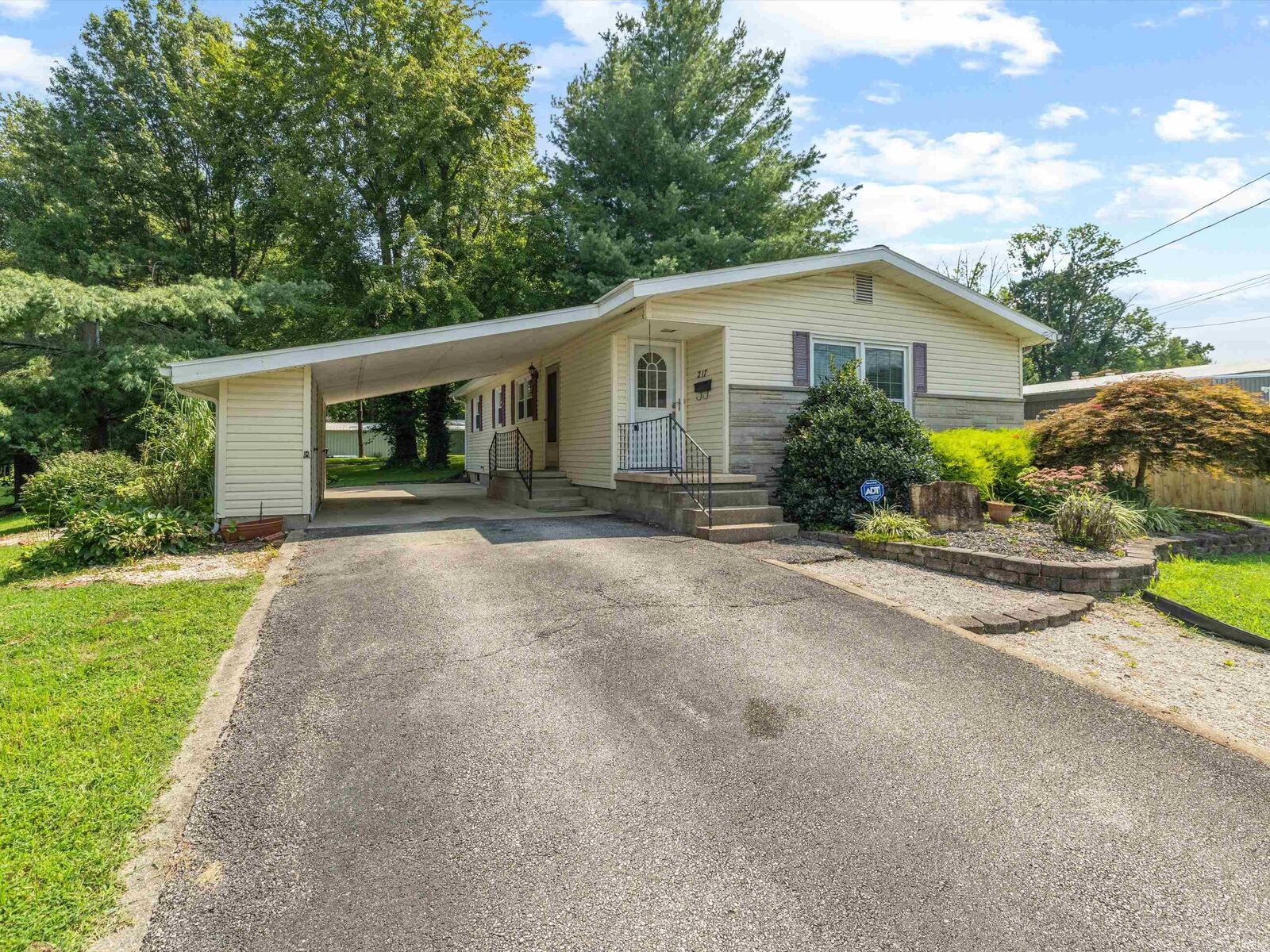 Property Photo: 217 SE 1st Street IN 47553