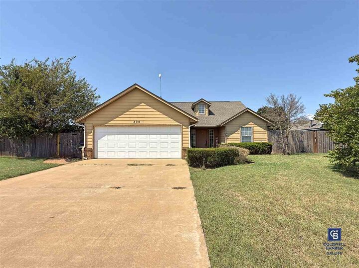 309 E Seminole St  Geronimo OK 73543 photo