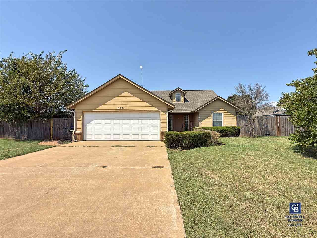 Property Photo:  309 E Seminole St  OK 73543 