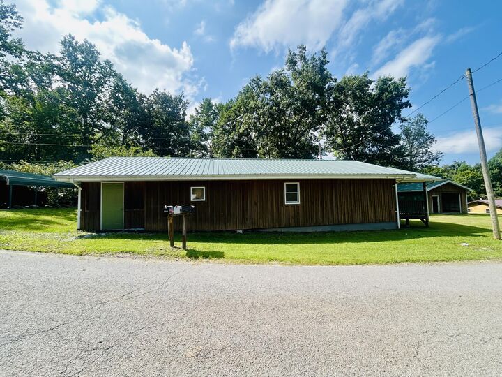 Property Photo:  384 Round Ridge Road  KY 40977 