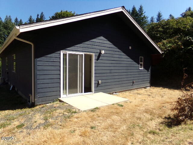 Property Photo: 163 NE 6th Street OR 97391