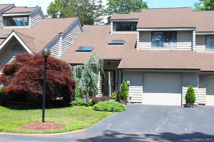 2 Rose Court  East Islip NY 11730 photo